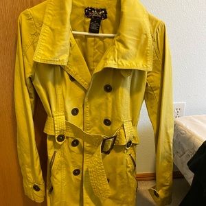 Trench coat with belt